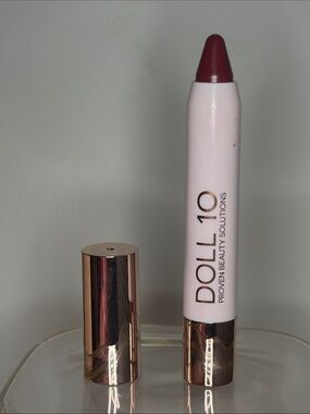 Doll 10 Creamy Matte Lip Crayon — I Can!